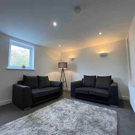 Modern 2 Bedroom Flat In Town Centre 阿伯里斯特威斯 外观 照片