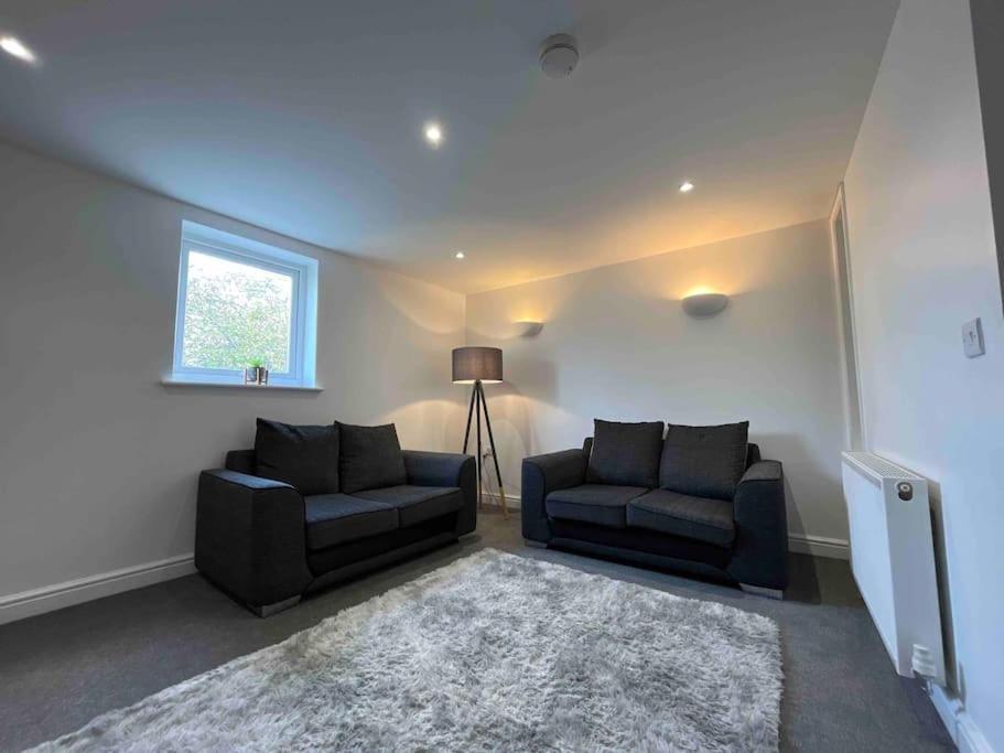 Modern 2 Bedroom Flat In Town Centre 阿伯里斯特威斯 外观 照片