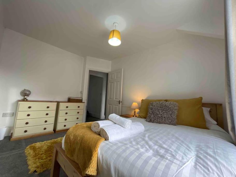 Modern 2 Bedroom Flat In Town Centre 阿伯里斯特威斯 外观 照片